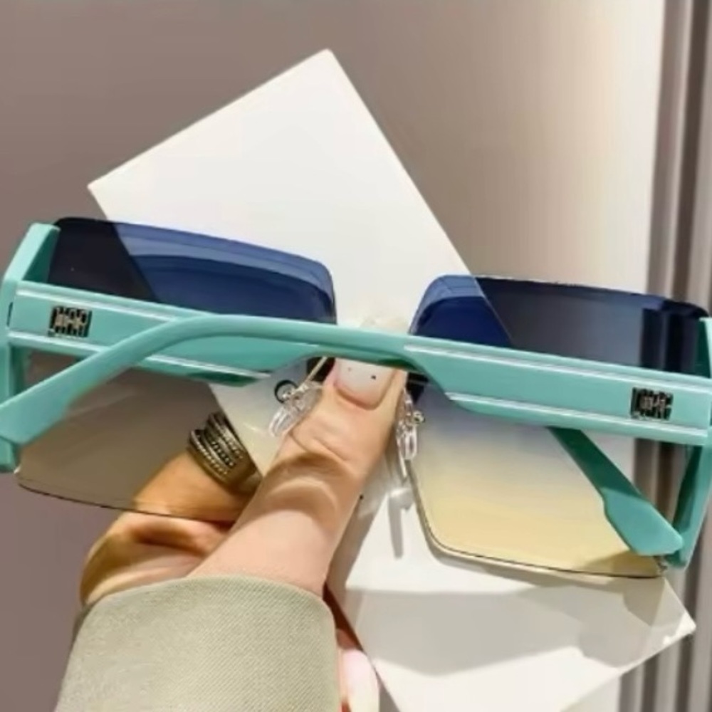 Stylish Green Oversized and trendy Gradient Square Sunglasses-New - Picture 3 of 4